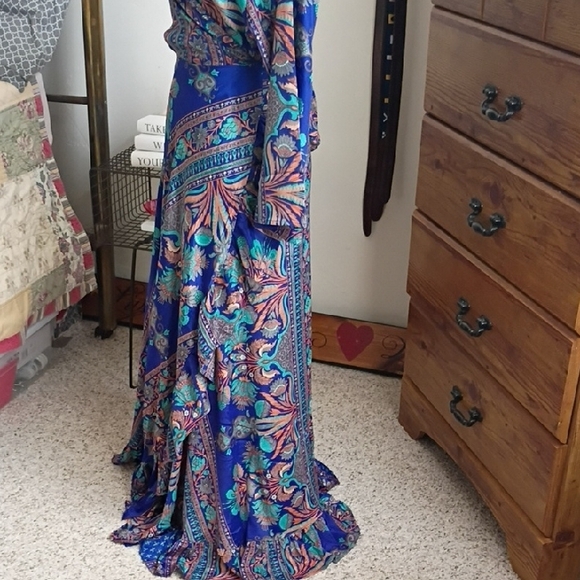 Floral Blue Maxi Dress Tying Around The Waist To Control Cleavage Coverage. - Picture 5 of 10